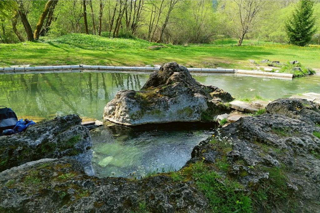 Domcek Pod Vezami S Virivkou A Grilom, Pri Termalnom Kupalisku Apartamento Liptovský Ján Exterior foto