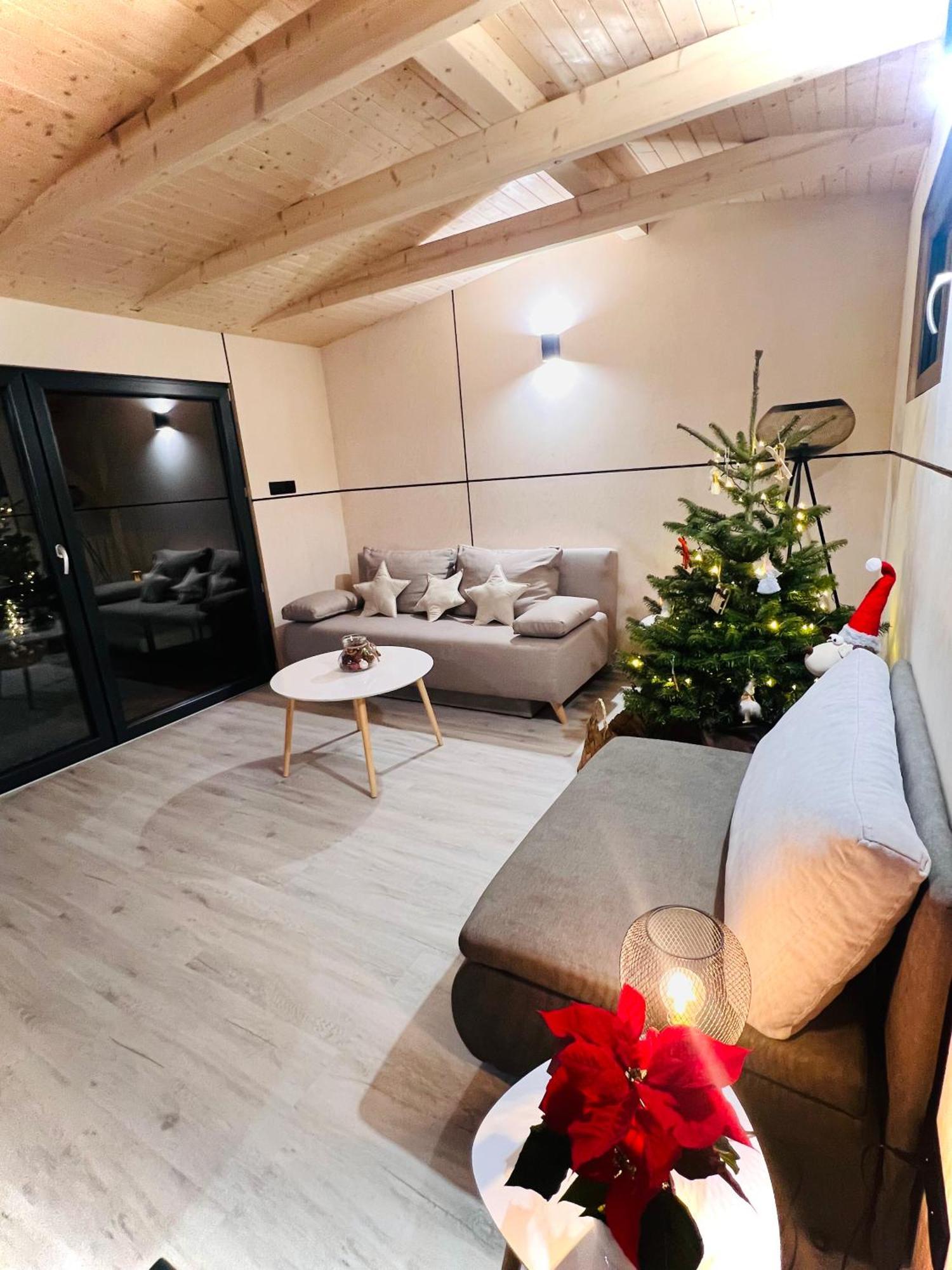 Domcek Pod Vezami S Virivkou A Grilom, Pri Termalnom Kupalisku Apartamento Liptovský Ján Exterior foto